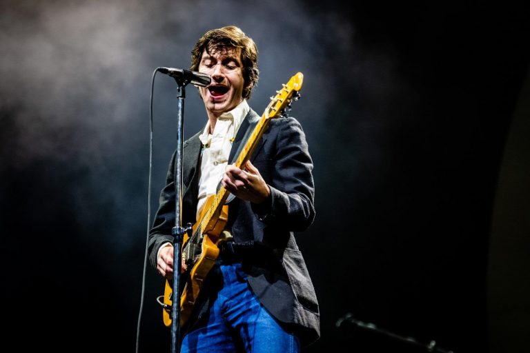 Arctic Monkeys’ten Albüm Öncesi Son Çıkış!