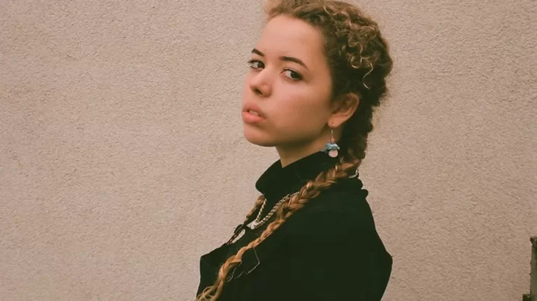 Nilüfer Yanya’dan Deluxe Albüm Müjdesi