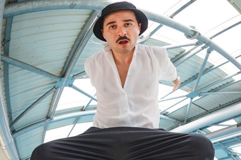 Alaca’dan Ata Bornova’nın Yeni Solo Projesi VAYT’ı Dinlediniz mi?