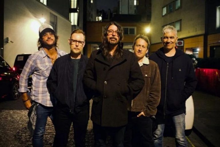 Foo Fighters’tan Albüm Habercisi Yeni Single: “Rescued”