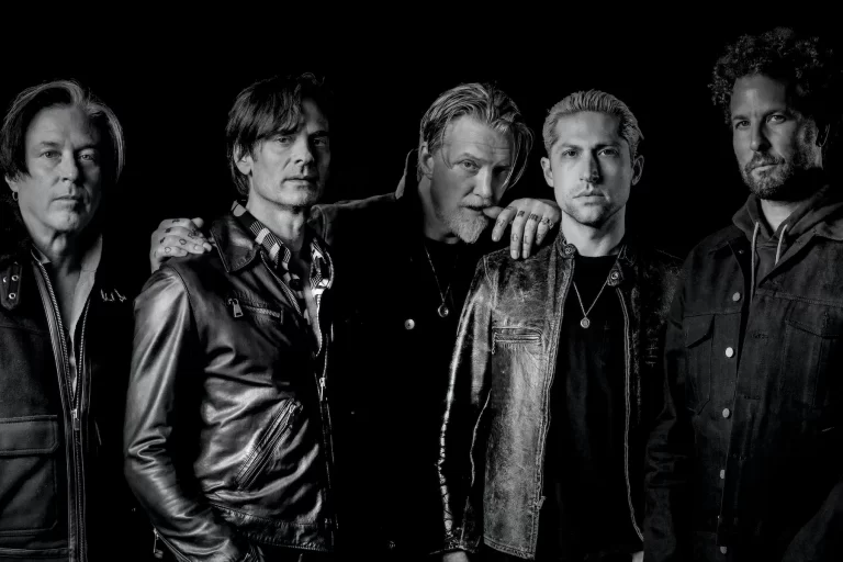 Queens of the Stone Age, Negative Space’le Karşınızda