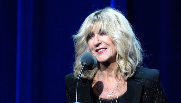 Christine McVie Anısını Yaşatan Little Darlin’