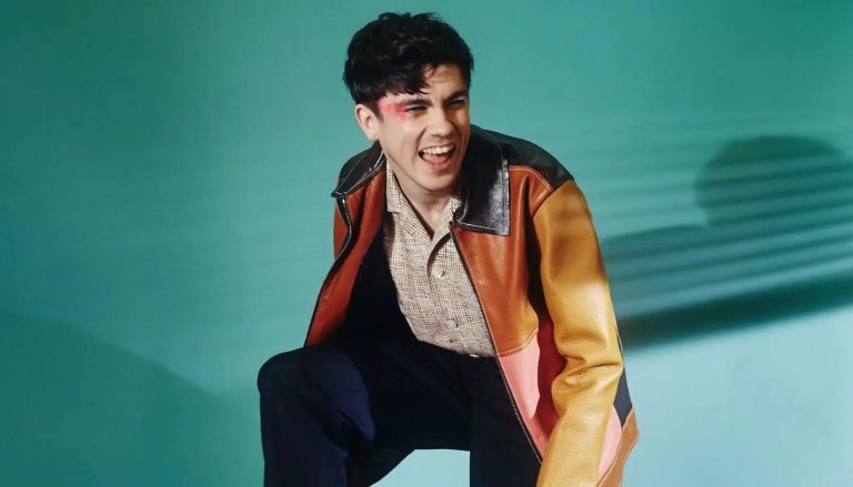 Declan Mckenna Yeni Teklisi Sympathy’i Yayınladı!