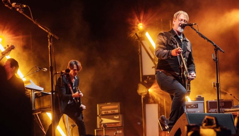 Queens of the Stone Age “Negative Space”e Klip Çekti