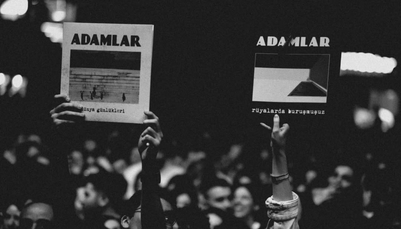 Adamlar: “Eski Dostum Tankla Gelmiş’ten Kahırlı Merdiven’e”